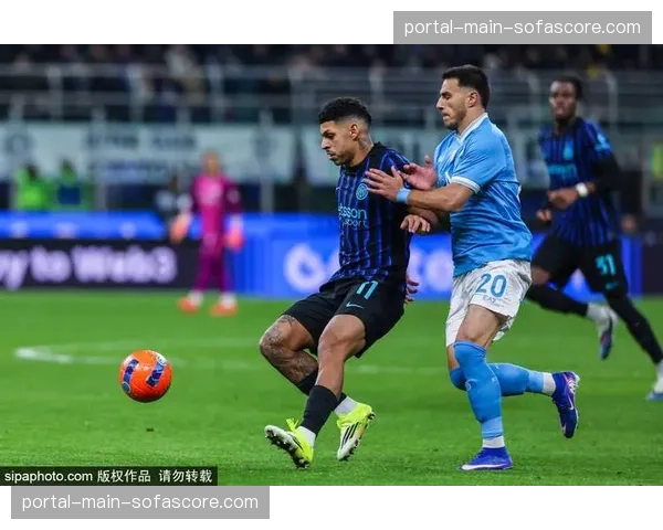 VAR长时间介入，判定那不勒斯进球前越位，比分仍为0-0