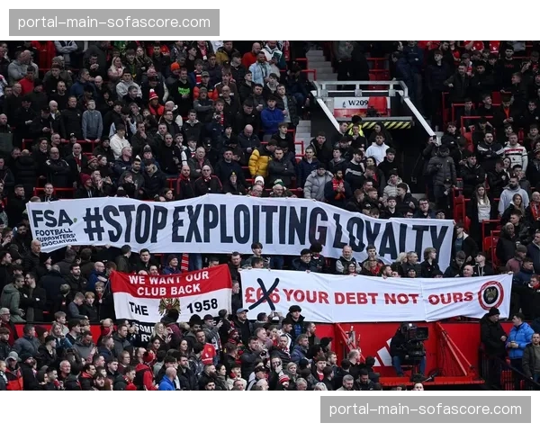 安全政策讨论：是否应全面放宽英超球场站立看台限制？