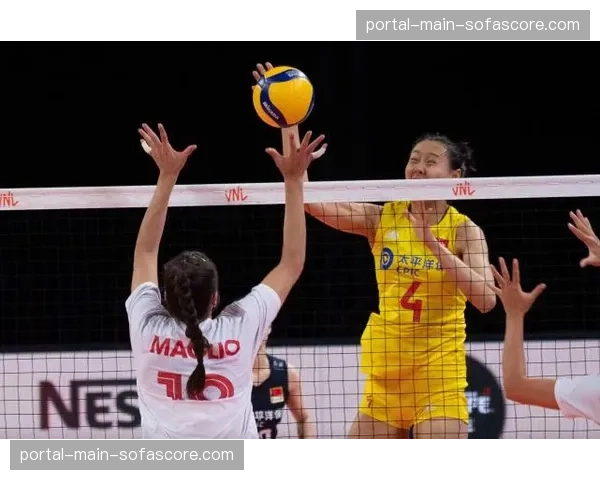 “本轮联赛,官方首次允许付费用户在主画面与战术俯瞰画面之间进行无缝切换观看”