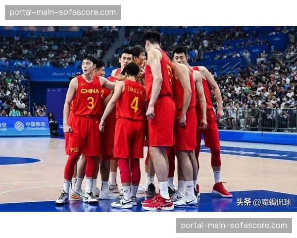 八一男篮的联防变化多样，球员执行能力和移动快速性很强